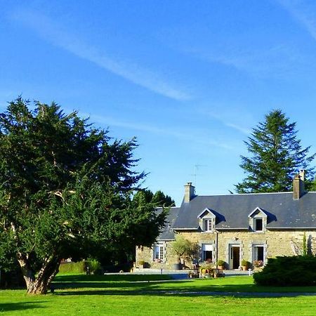 Domaine De L'Hotel Au Franc 弗勒里 外观 照片