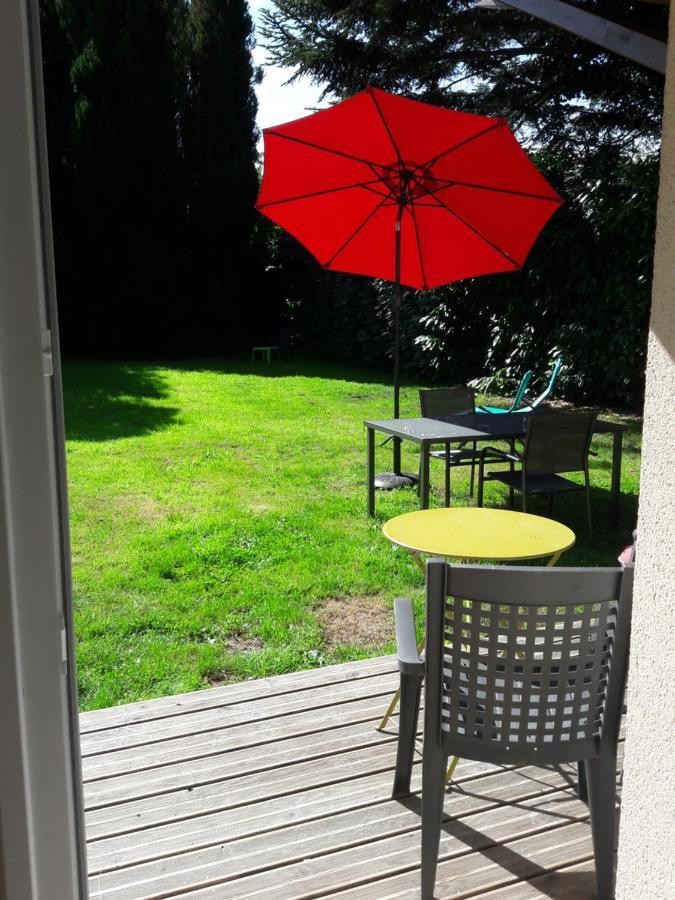 Domaine De L'Hotel Au Franc 弗勒里 外观 照片