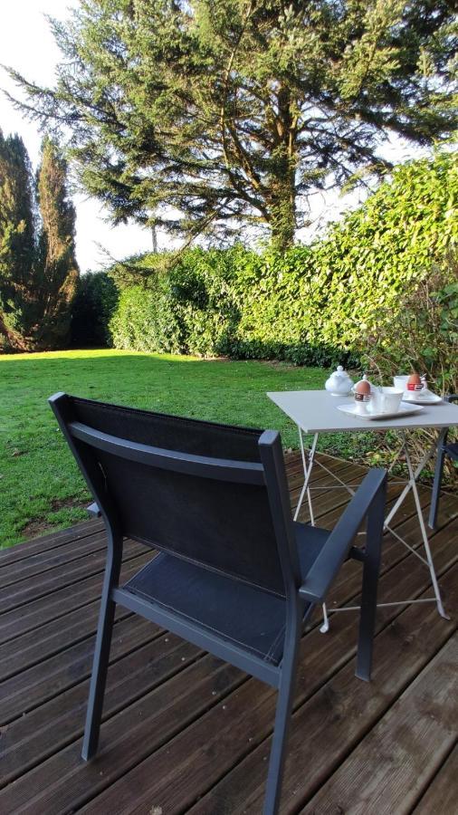 Domaine De L'Hotel Au Franc 弗勒里 外观 照片