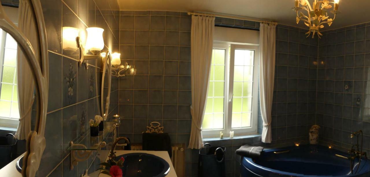 Domaine De L'Hotel Au Franc 弗勒里 外观 照片